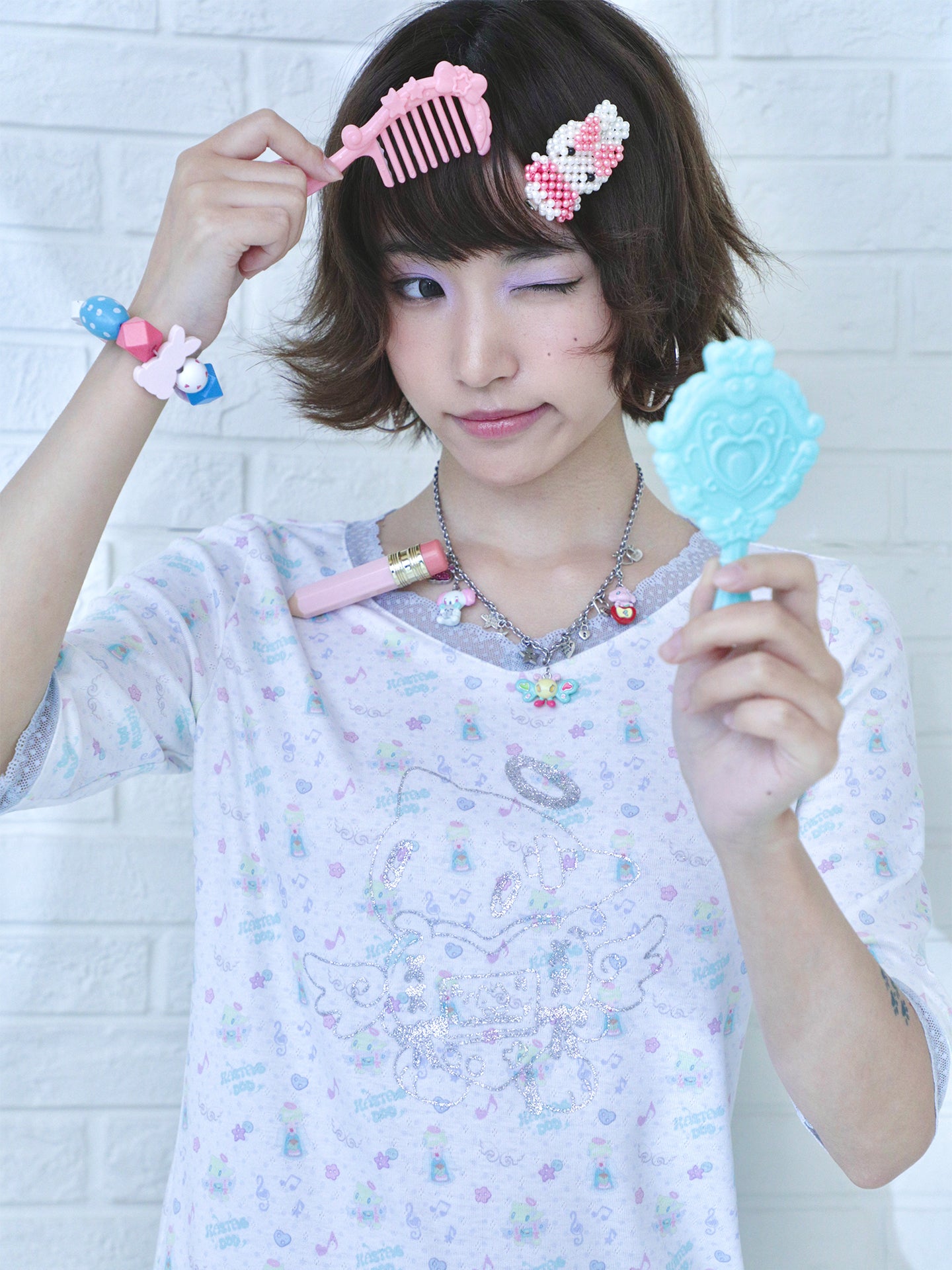 sunonebird co-branded Angel Cat Glitter Base Top