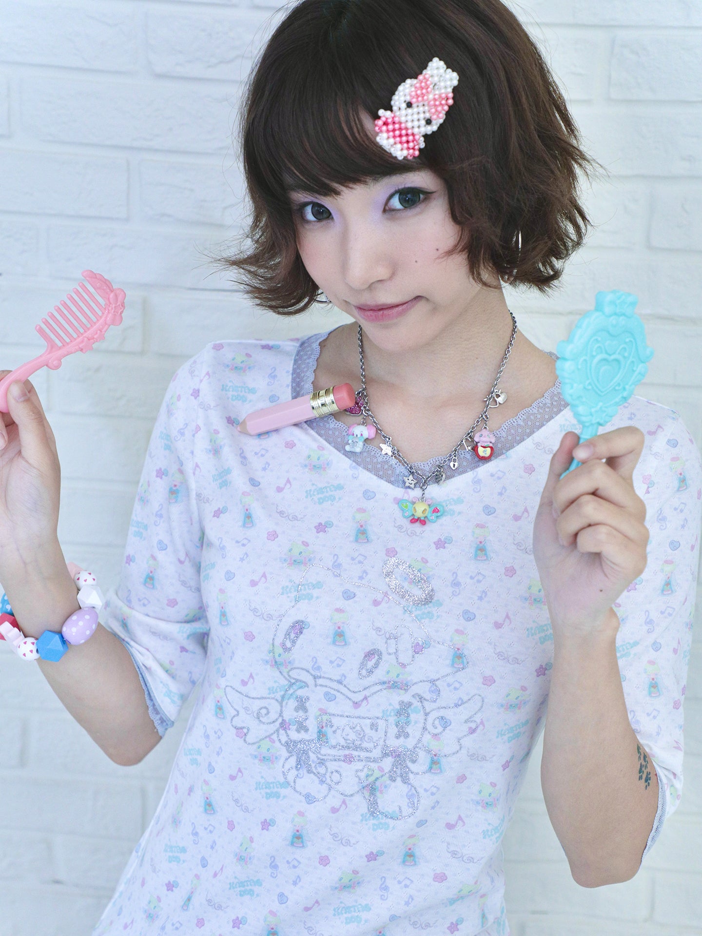 sunonebird co-branded Angel Cat Glitter Base Top