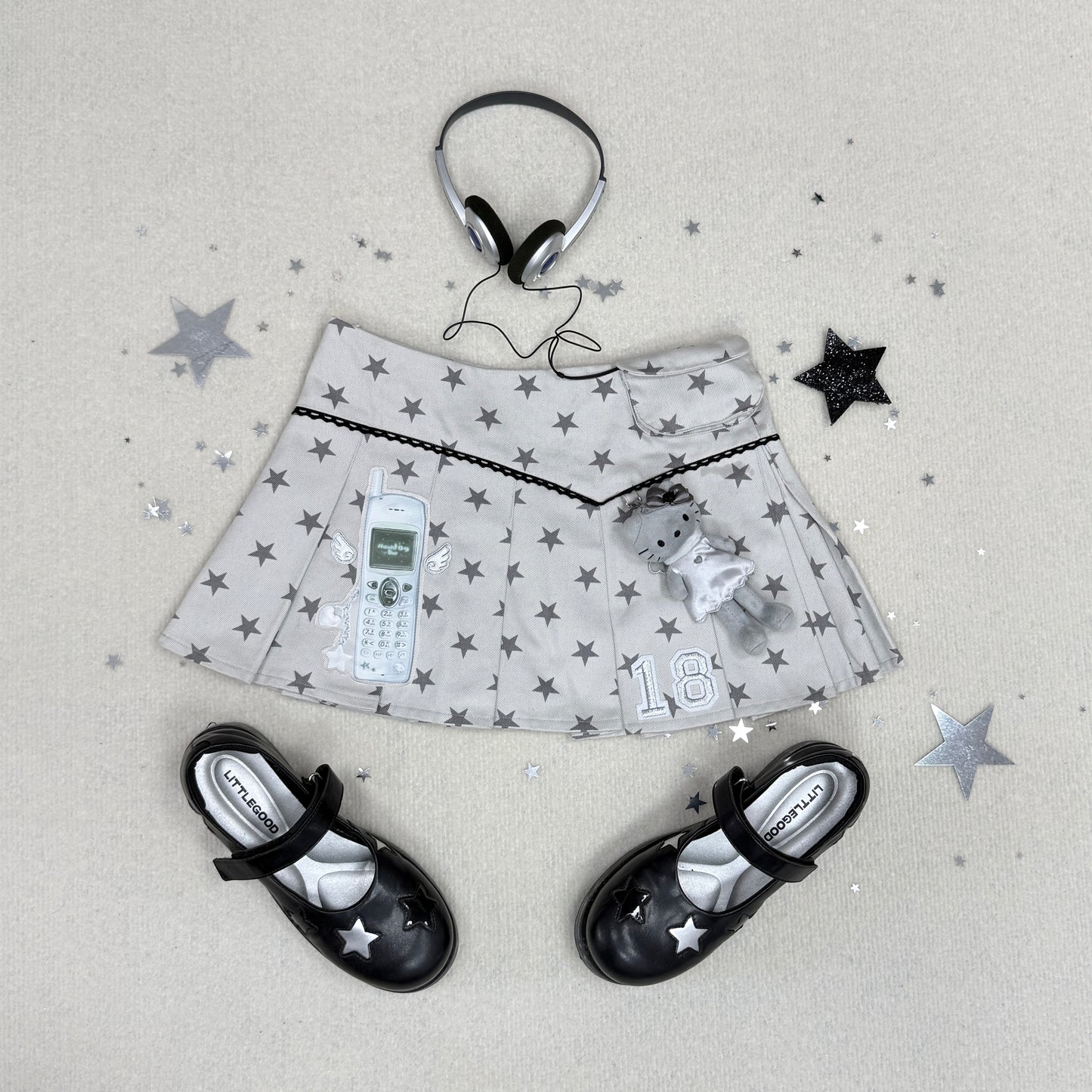 Retro Flip Phone Star Pleated Mini Skirt