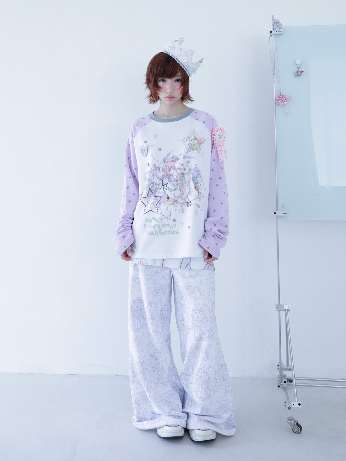 oliwabiu co-branded rhinestone star shoulder long sleeved hoodie